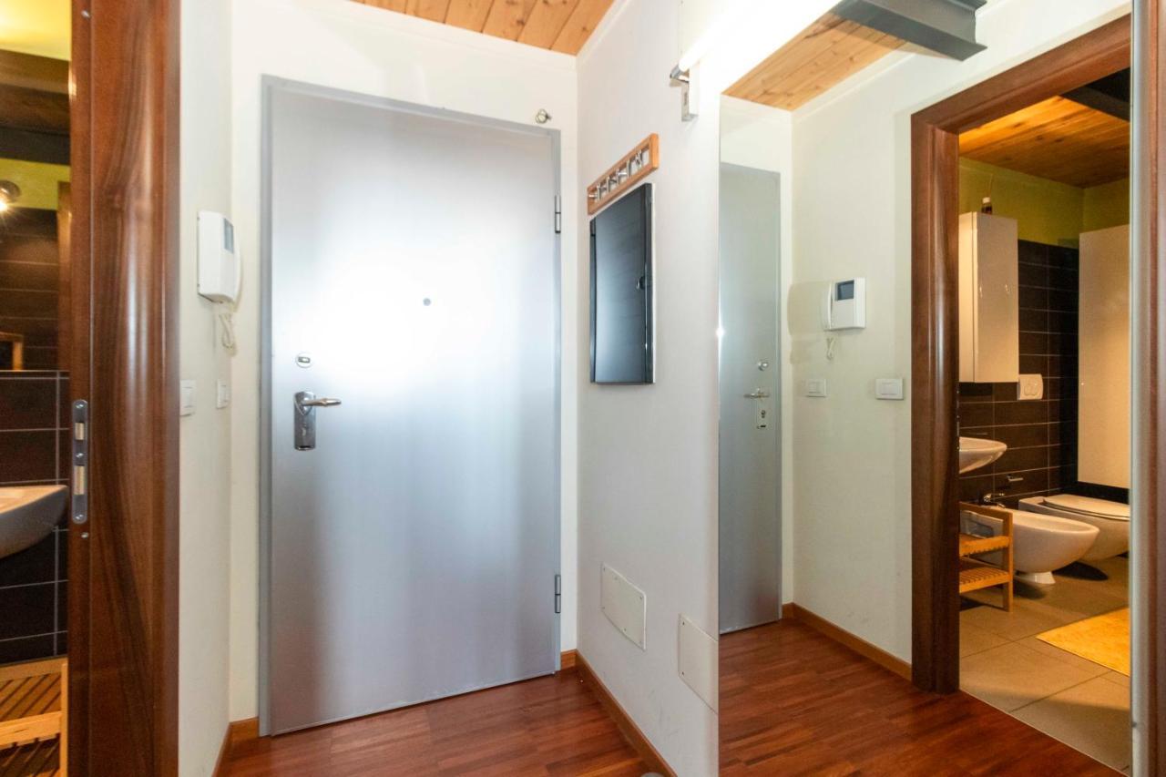 Dora Riverside Modern Apartment With Private Parking Turin Exteriör bild