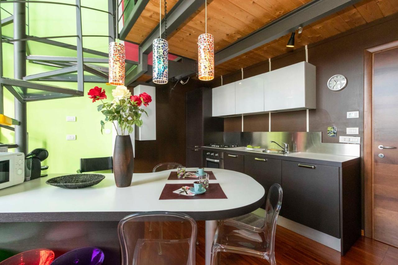 Dora Riverside Modern Apartment With Private Parking Turin Exteriör bild