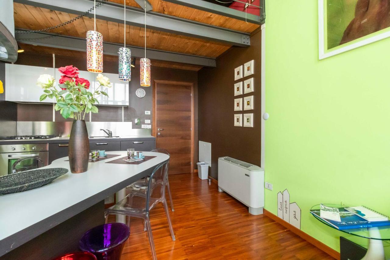 Dora Riverside Modern Apartment With Private Parking Turin Exteriör bild